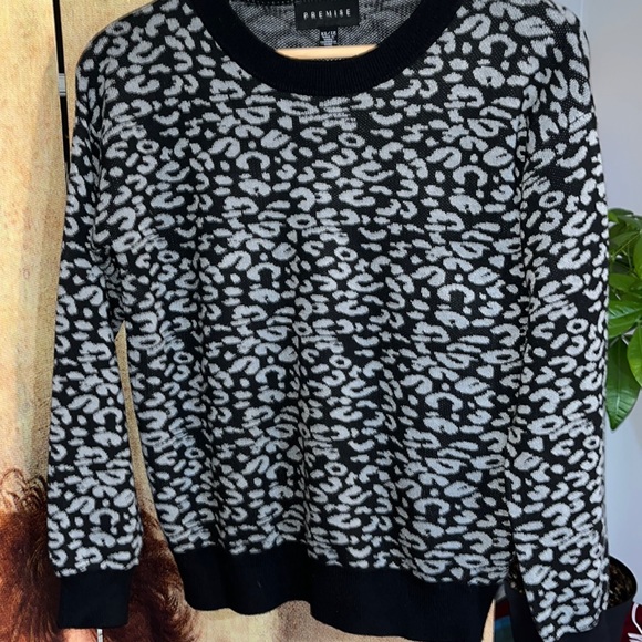 Premise leopard print long sleeve sweater - Picture 1 of 3